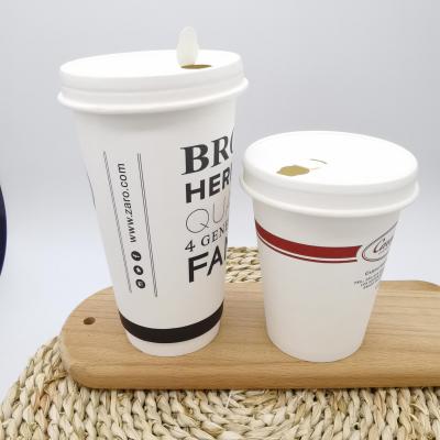 Estilo de pared simple de la taza de papel del café disponible para las bebidas calientes
    